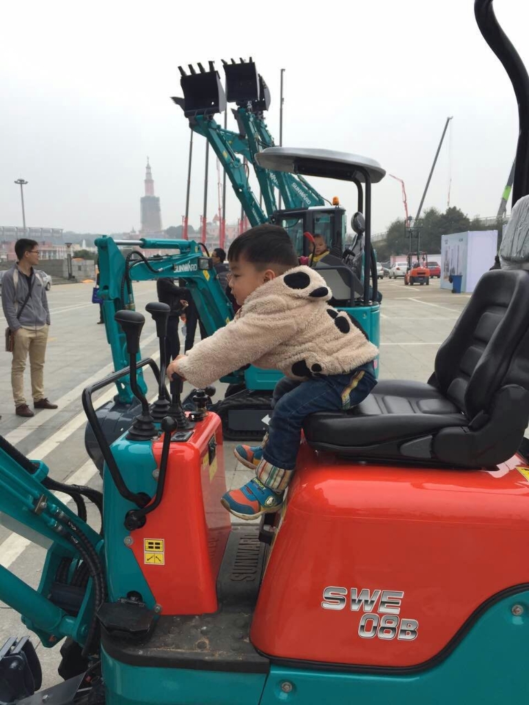 配博会上永利集团官网智能“迷你”装备展精新本色