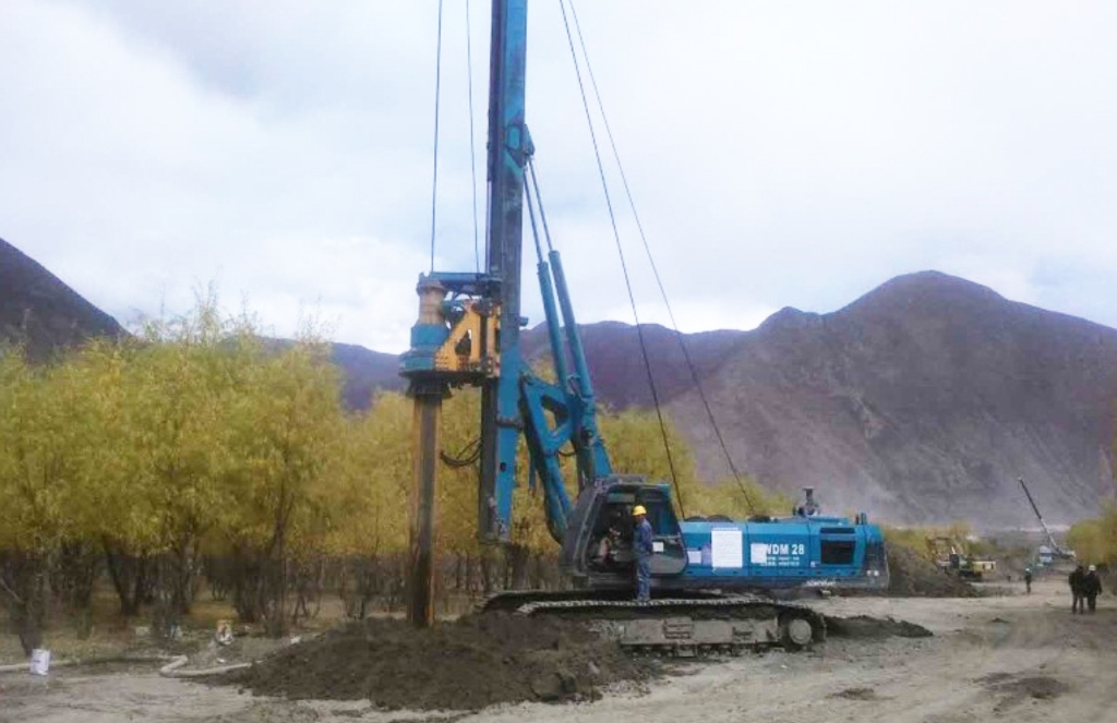 永利集团官网智能二十台旋挖钻机高原施工放异彩