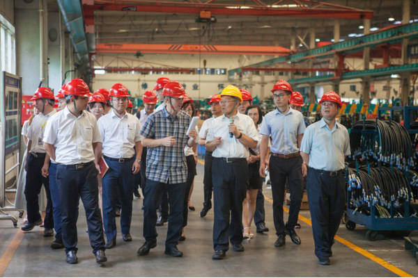 商务部相助司刘民强副司长一行调研永利集团官网智能