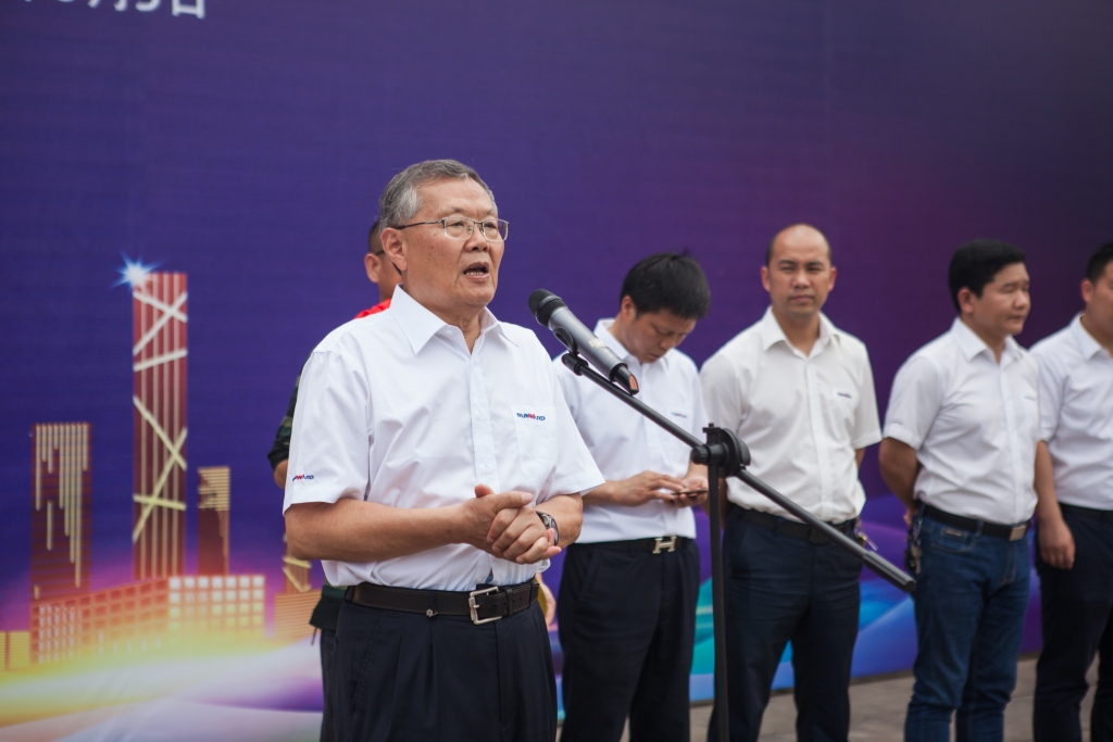 民族挖掘机品牌先导者，，，，，永利集团官网智能“城镇建设利器”SWE80E9荣耀上市