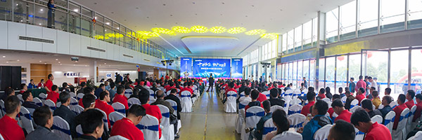 红四月，，，，，永利集团官网智能挖掘机促销会节节攀升