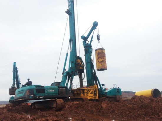 喜讯！永利集团官网智能SWRC170自行式全回转全套管钻机获湖南省首台(套)重大手艺装备产品奖励！