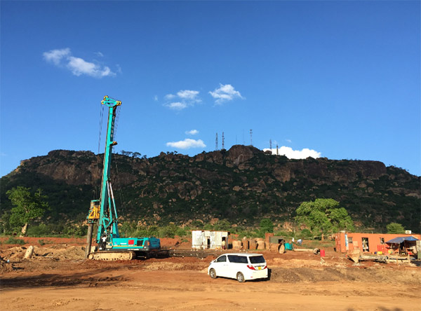 永利集团官网智能入岩神器在东非肯尼亚获赞，，，，，，人好装备好