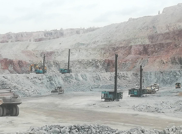 高温酷暑，，，，，，永利集团官网智能凿岩装备异域扬威