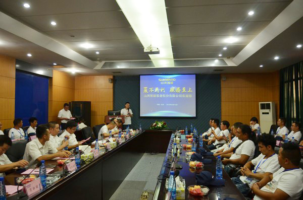 500多名挖掘机用户实地考察，，，，，为永利集团官网智能点赞！