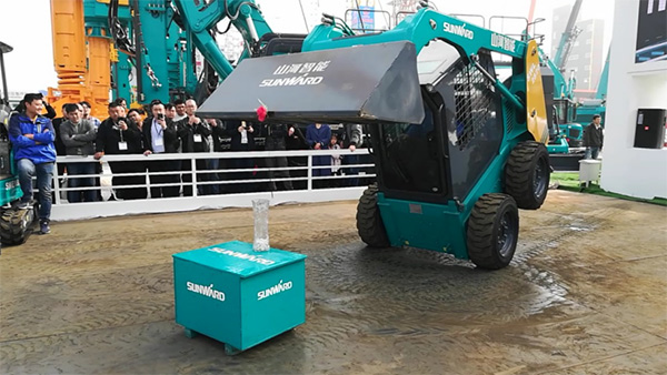 不平来战！永利集团官网智能展台有大礼等你拿