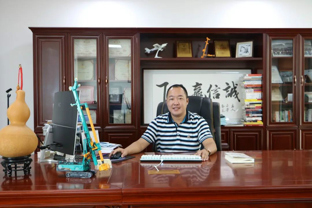 从鞋厂老板到桩工“大佬”，，他以一台静力压桩机撬动财产杠杆