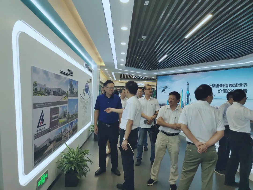 中南大学机电工程学院肖来荣书记到访永利集团官网智能