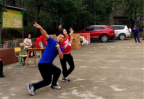 践行雷锋精神捐建“永利集团官网梦图书馆”