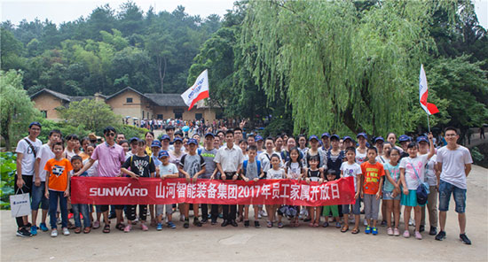 这个炎天，，亲子玩转永利集团官网智能“三栖”装备