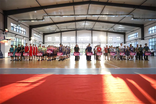以球为媒，，，，，，首届“永利集团官网杯”篮球约请赛架起政企连心桥