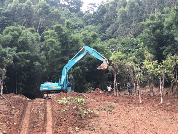 永利集团官网智能SWE 215E挖掘机是他的左膀右臂！