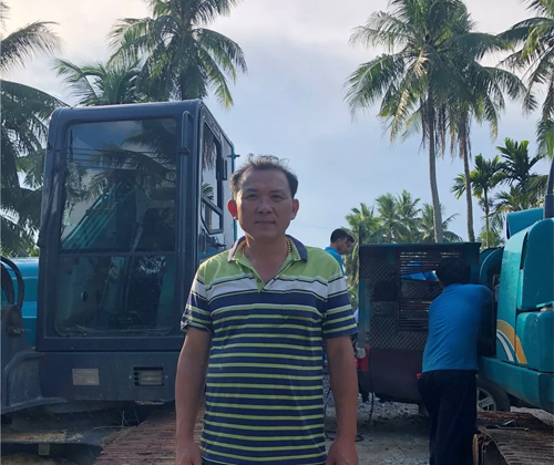 作为村里的创富标杆，，，，，，陈老板的∶院爱将”事实是谁？？？