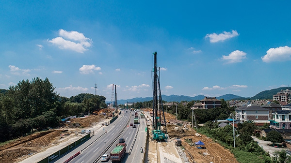 永利集团官网智能挖掘机，，一台顶几台！