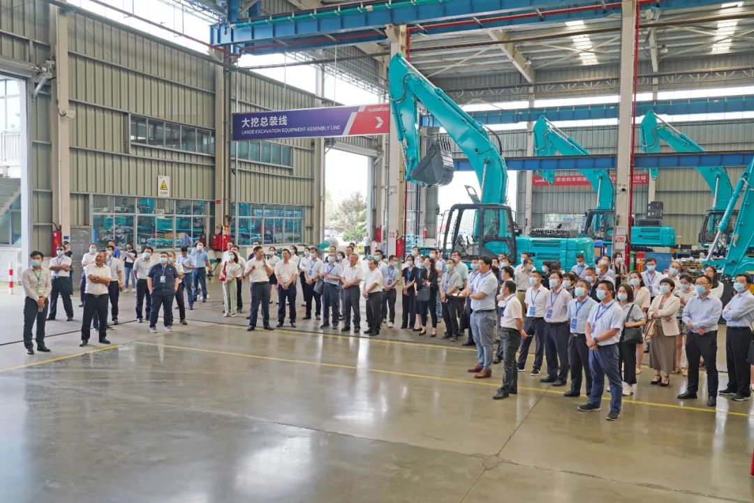 天下战略性新兴工业集群建设考察团调研永利集团官网智能