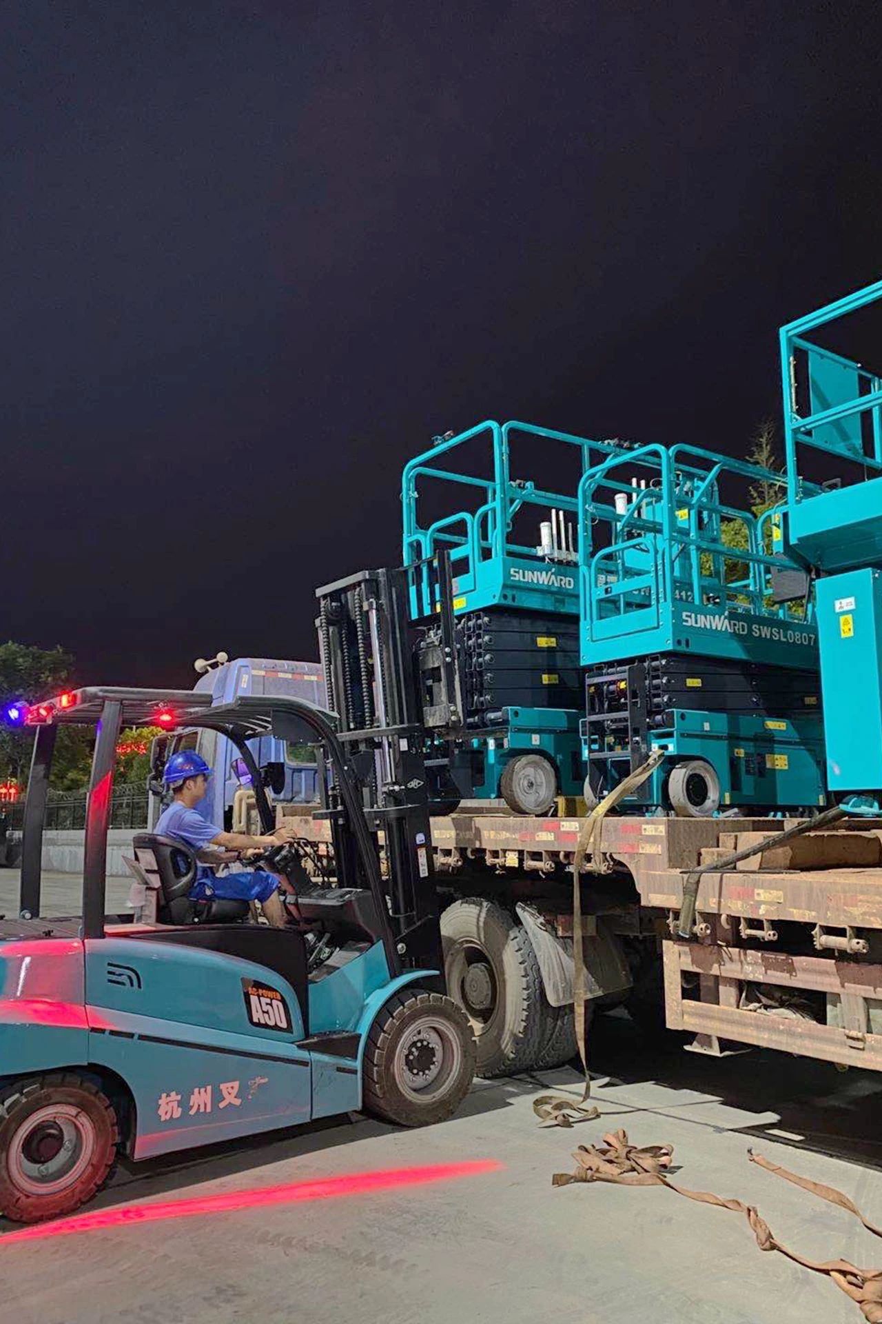 永利集团官网智能“蓝精灵”们在通俗岗位的坚守与奉献