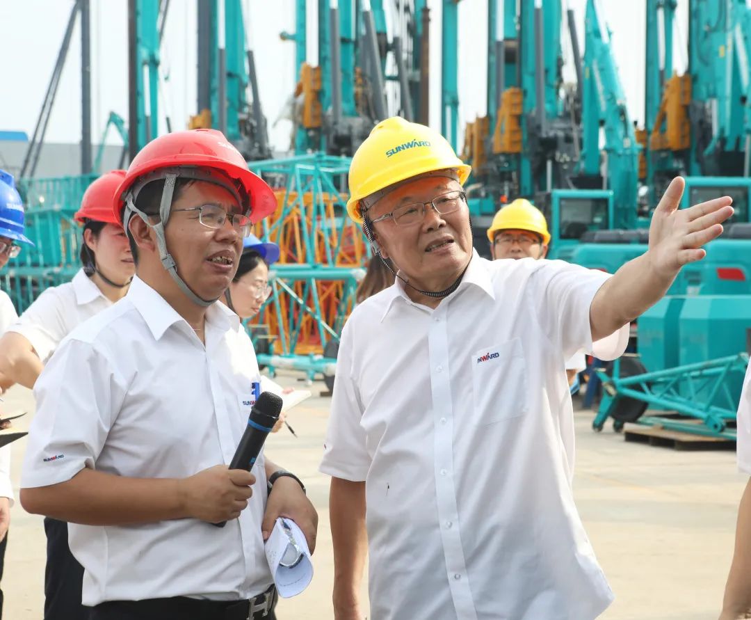 双鹰遨游，，，“E”往无前！——永利集团官网智能新一代E系列起重机下线！