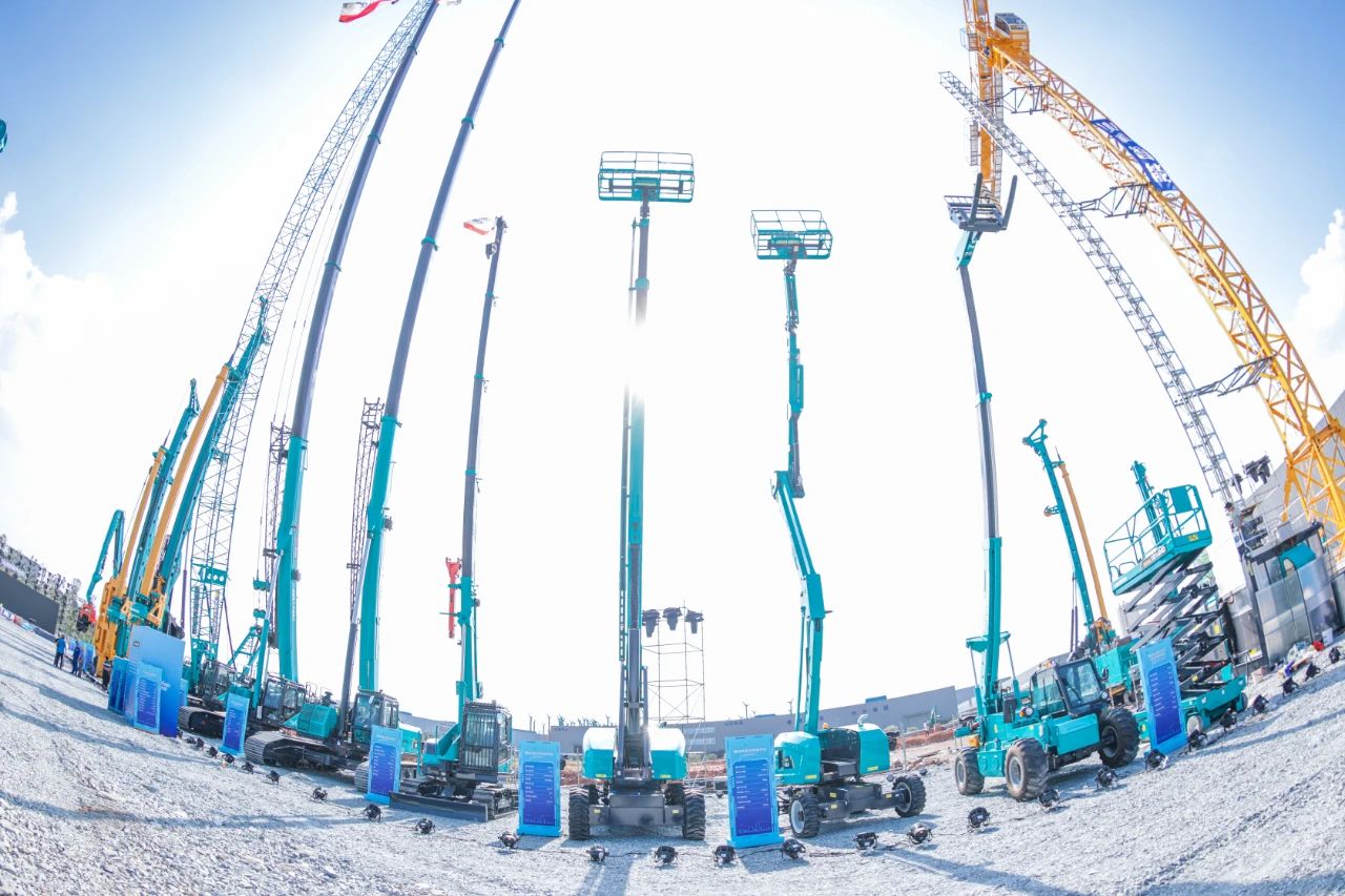 四大成套装备携手登场。。。。∮览殴偻悄芰⒁煨Ч故净峤怀觥傲裂鄞鹁怼