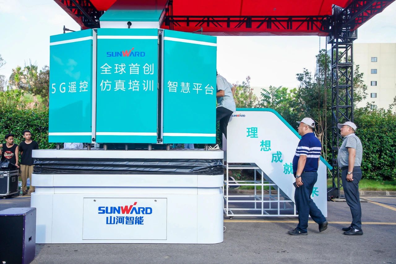 远程？？？？？？+仿真培训！全球首创5G？？？？？？胤抡媾嘌抵腔燮教ň柿料