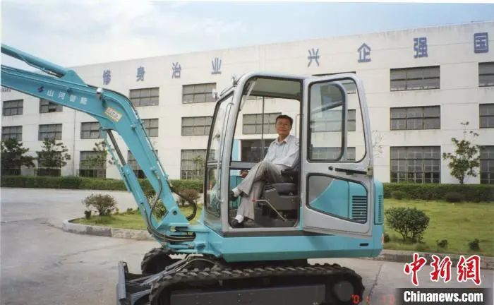 媒体聚焦 | 中新社专访——永利集团官网智能首创人何清华：向着太阳奔驰的筑梦人