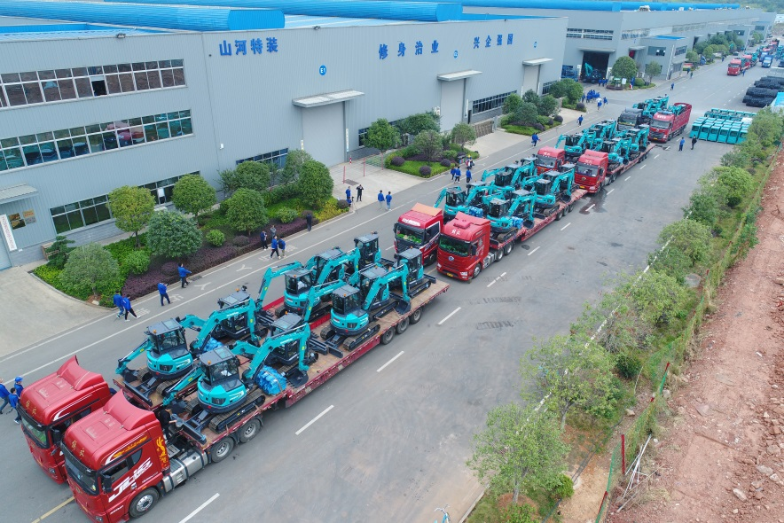 助力祖国西南地区建设！永利集团官网智能海内首批SWE60UF无尾挖掘机批量交付