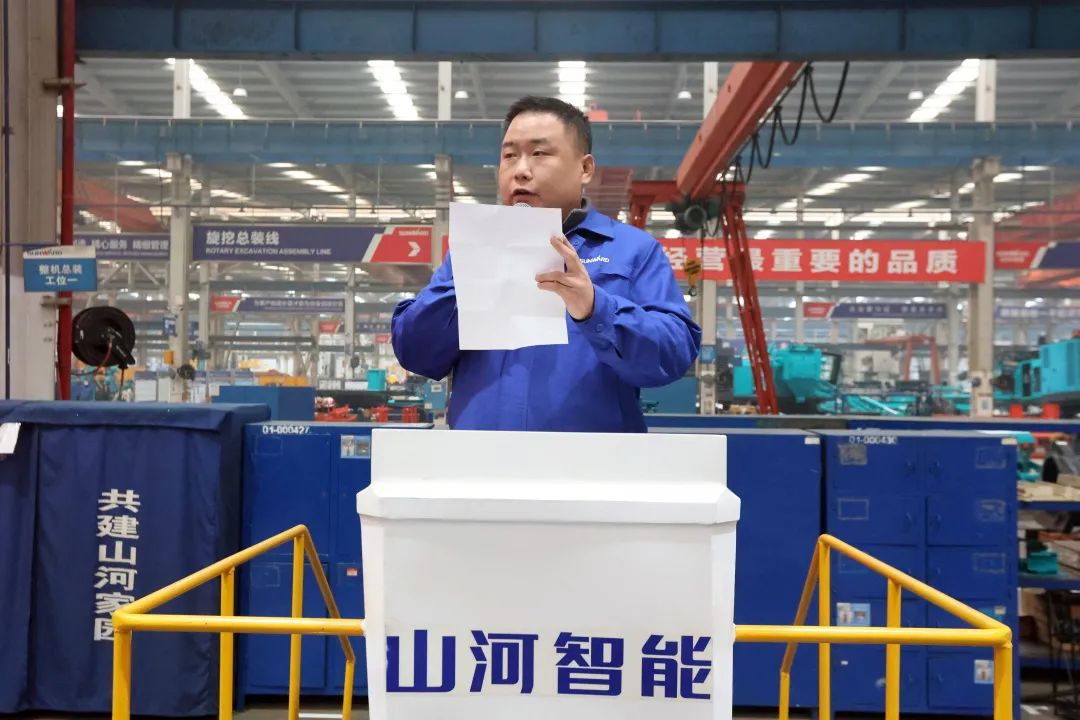 向模范学习！永利集团官网智能56名职工受到职工职业手艺竞赛表扬