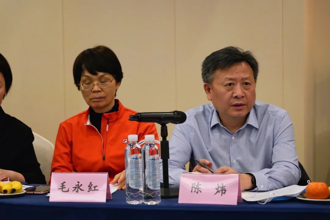 抱团出海，，，，，，携手共赢！何清华带队赴湖南异地商会联合会造访交流