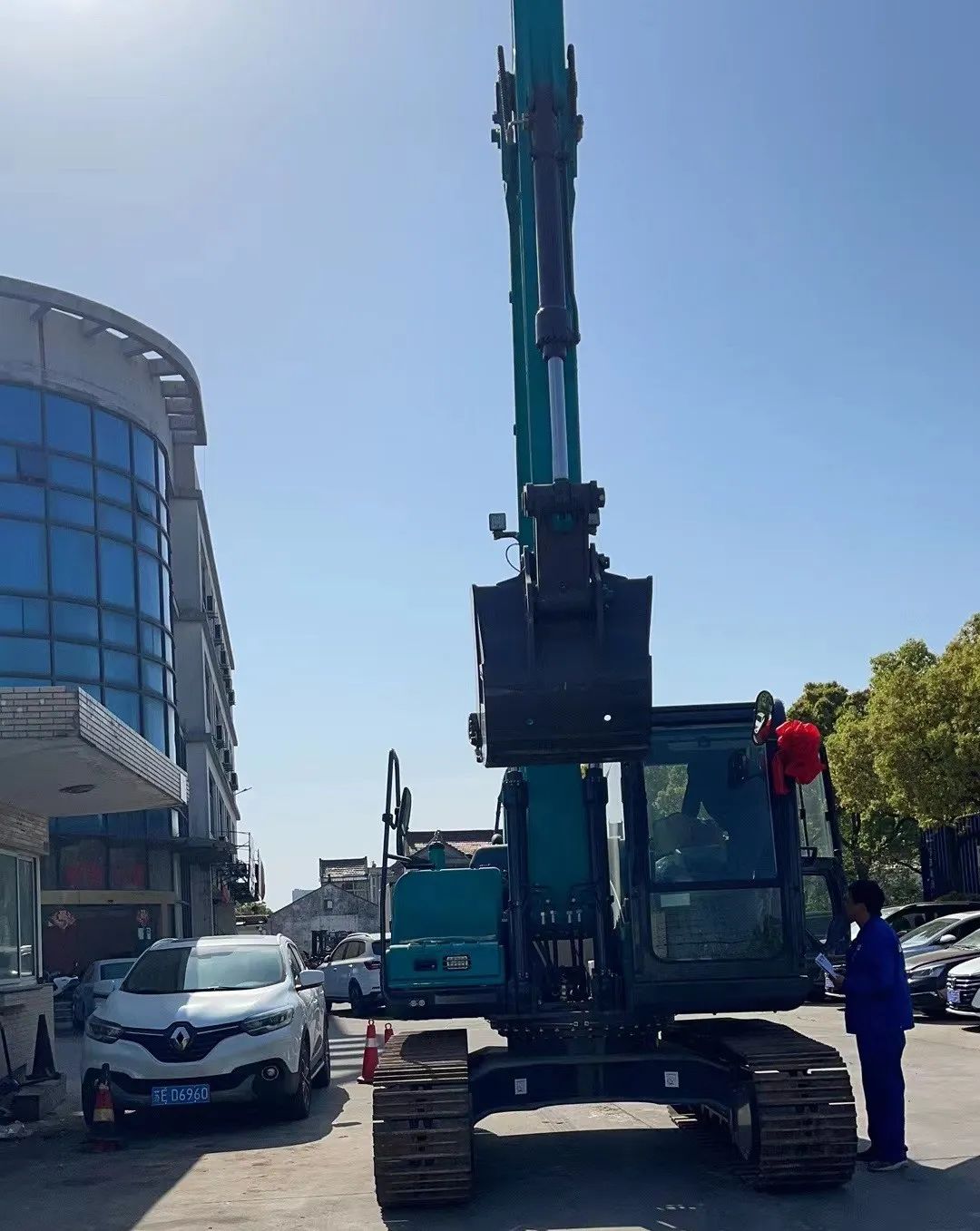 防疫、交机两手抓！永利集团官网智能挖掘机顺遂交付获好评