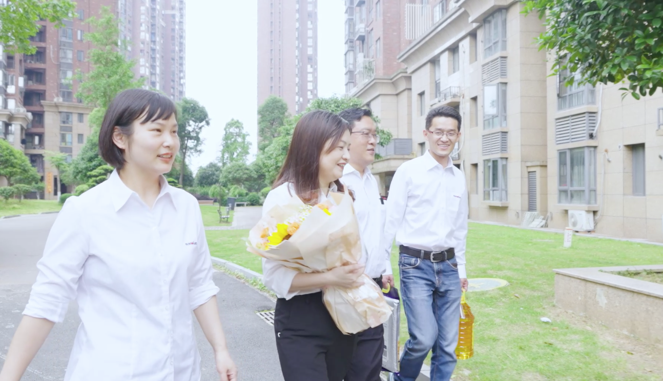 在母亲节，，，，向你们死后的妈妈送去“永利集团官网家园”的温暖