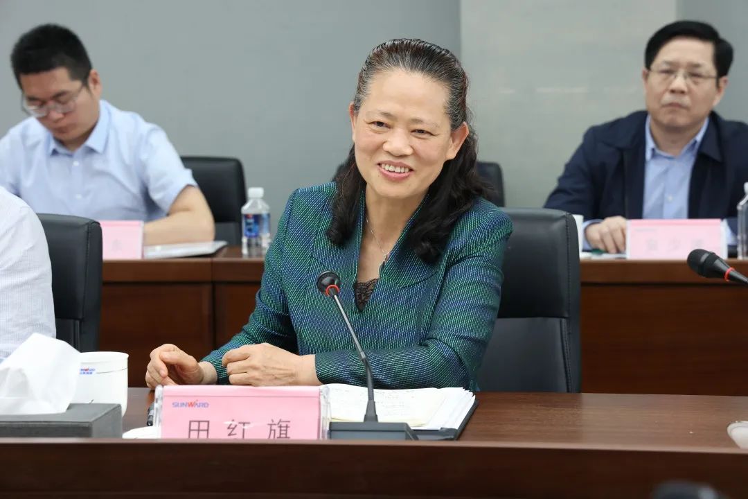 20220518092833_29310 深化产学研相助!中南大学校长、中国工程院院士田红旗率团造访永利集团官网智能