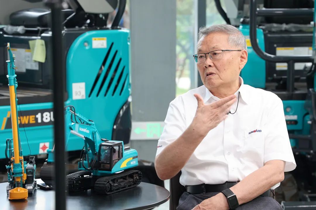 CGTN探厂！专访永利集团官网智能董事长、首席专家何清华花絮来了