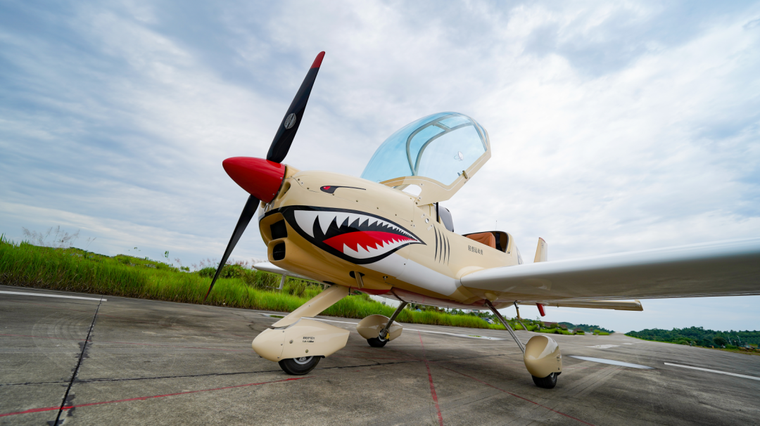 图集 | 阿若拉穿“鲨”衣，，，，，，尚有更多套装为天空添彩！