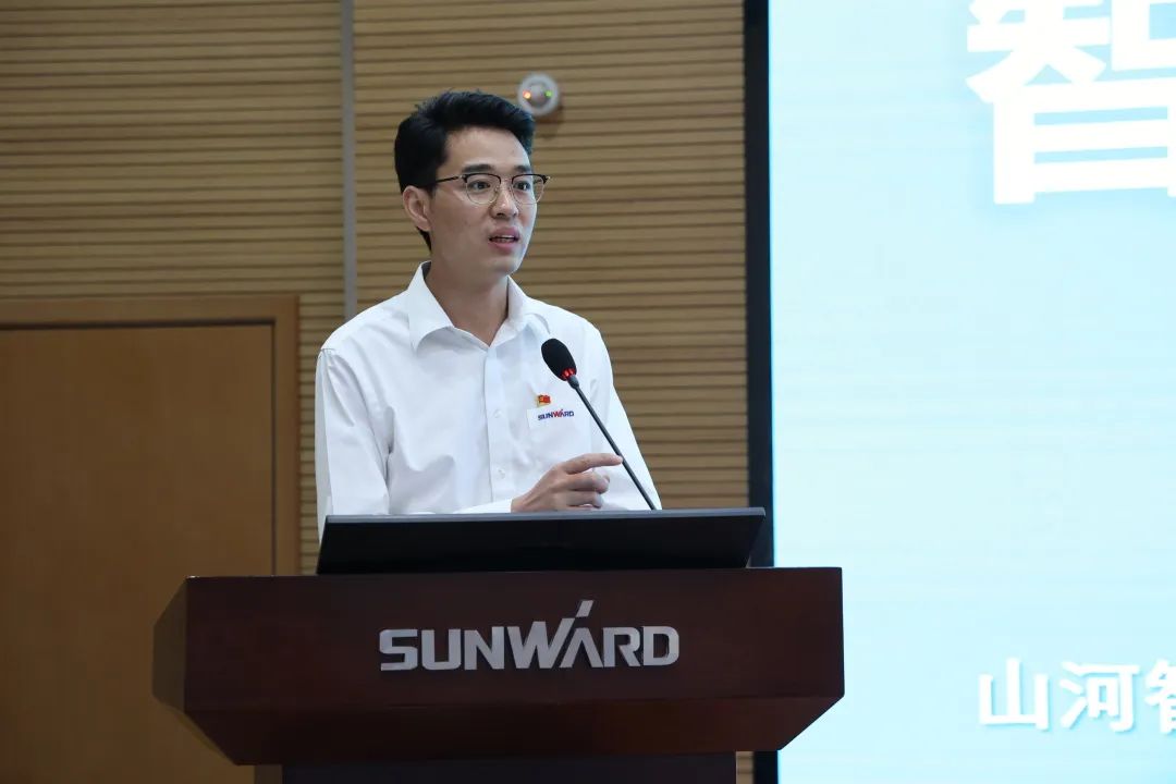 立异引领，，，，智造未来！“2022院士专家长沙行”高端装备高质量生长钻研会盛大举行