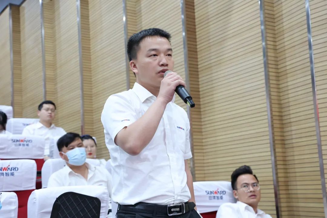 立异引领，，，，智造未来！“2022院士专家长沙行”高端装备高质量生长钻研会盛大举行