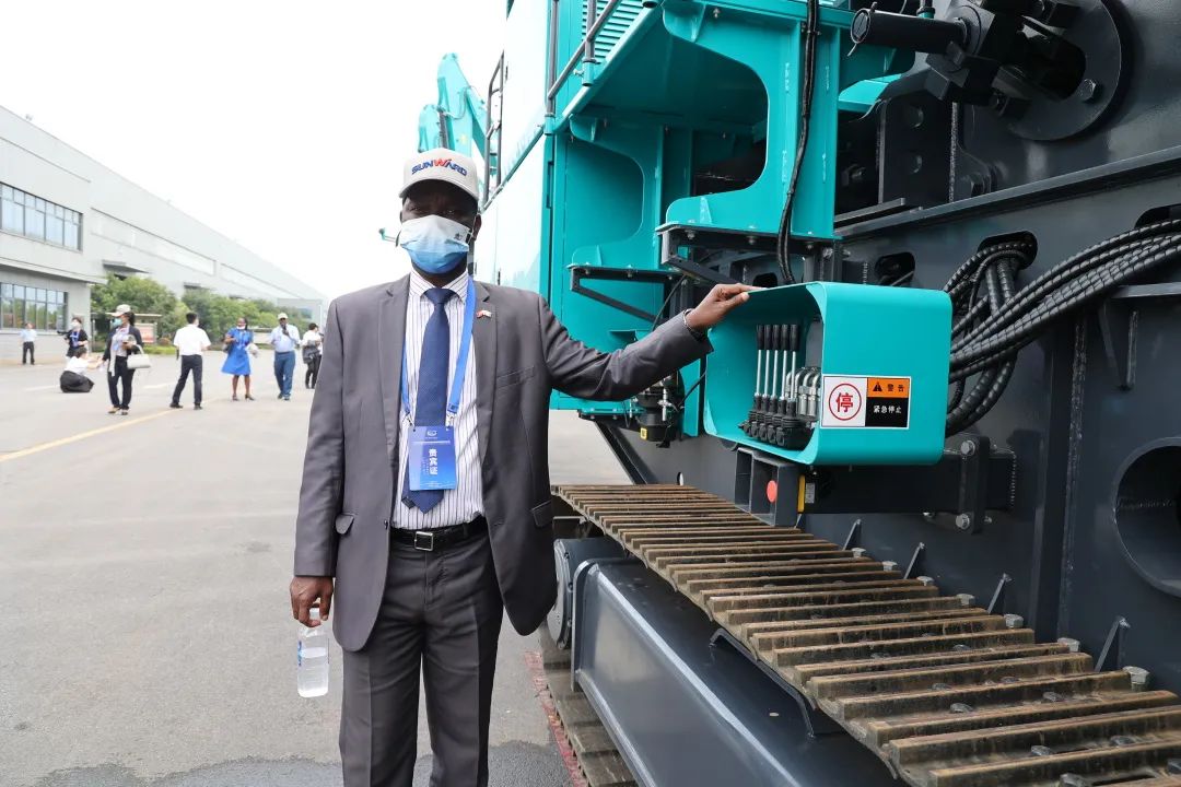 非洲驻华使节走访永利集团官网智能