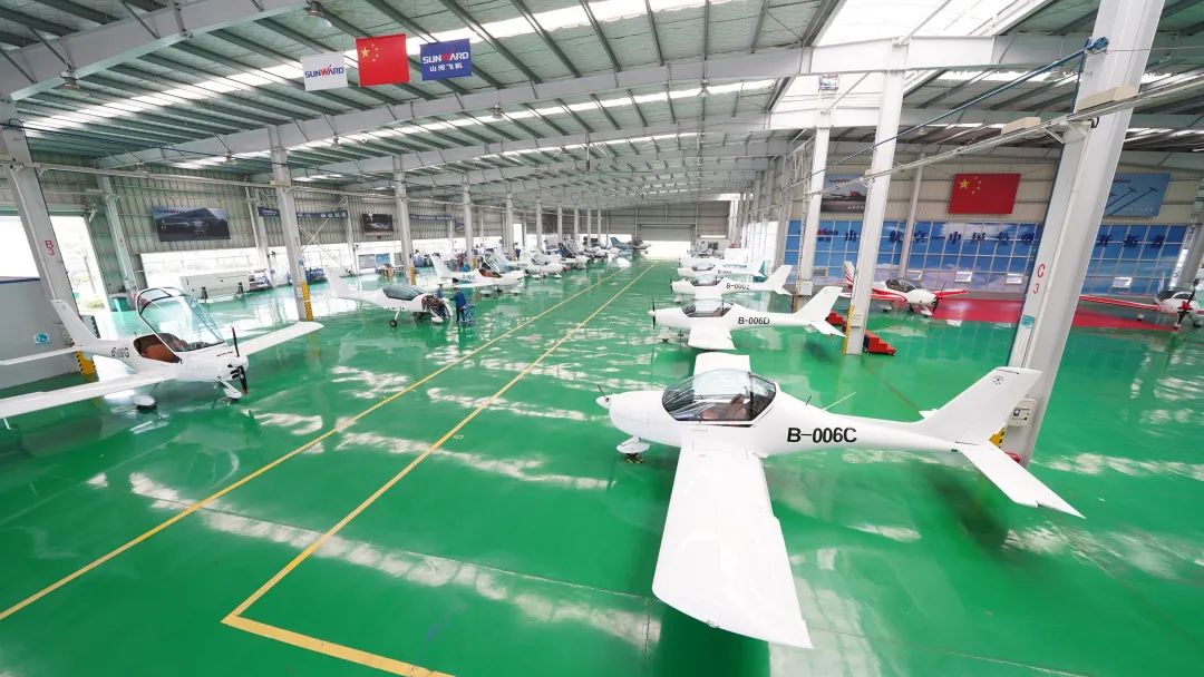 23个月交付100架！永利集团官网航空第 199、200 架阿若拉飞机顺遂下线交付