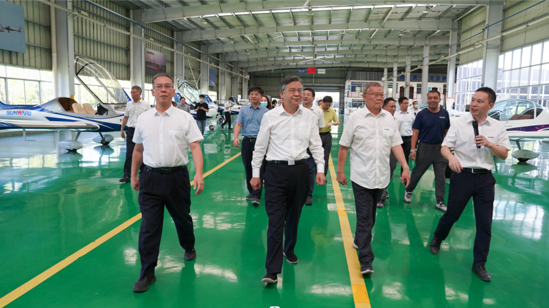 湖南省委常委、常务副省长李殿勋一行考察调研永利集团官网科技