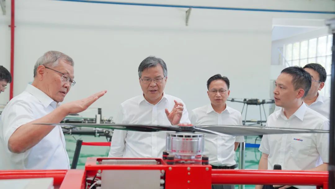 湖南省委常委、常务副省长李殿勋一行考察调研永利集团官网科技