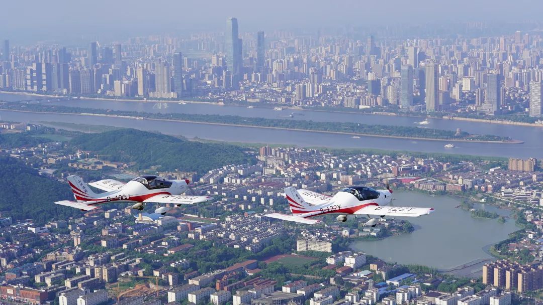 湖南省委常委、常务副省长李殿勋一行考察调研永利集团官网科技