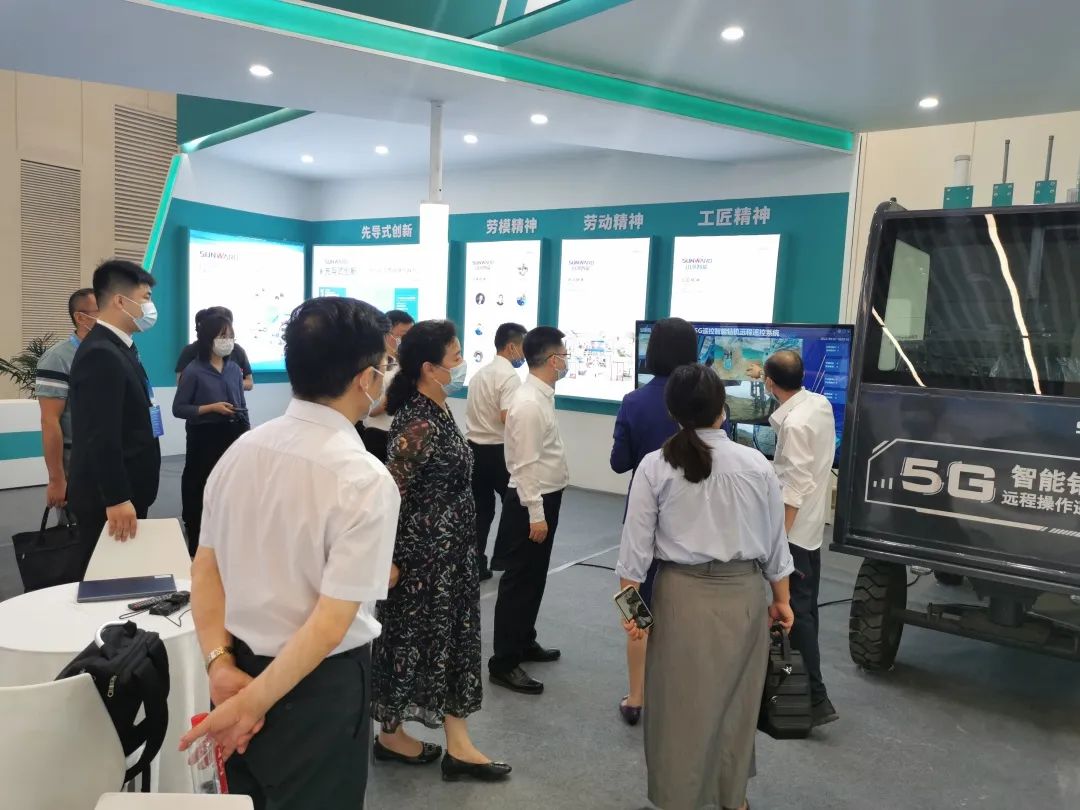 匠心永利集团官网，，，，，制造报国！永利集团官网智能装备亮相首届湖湘劳模工匠立异效果展