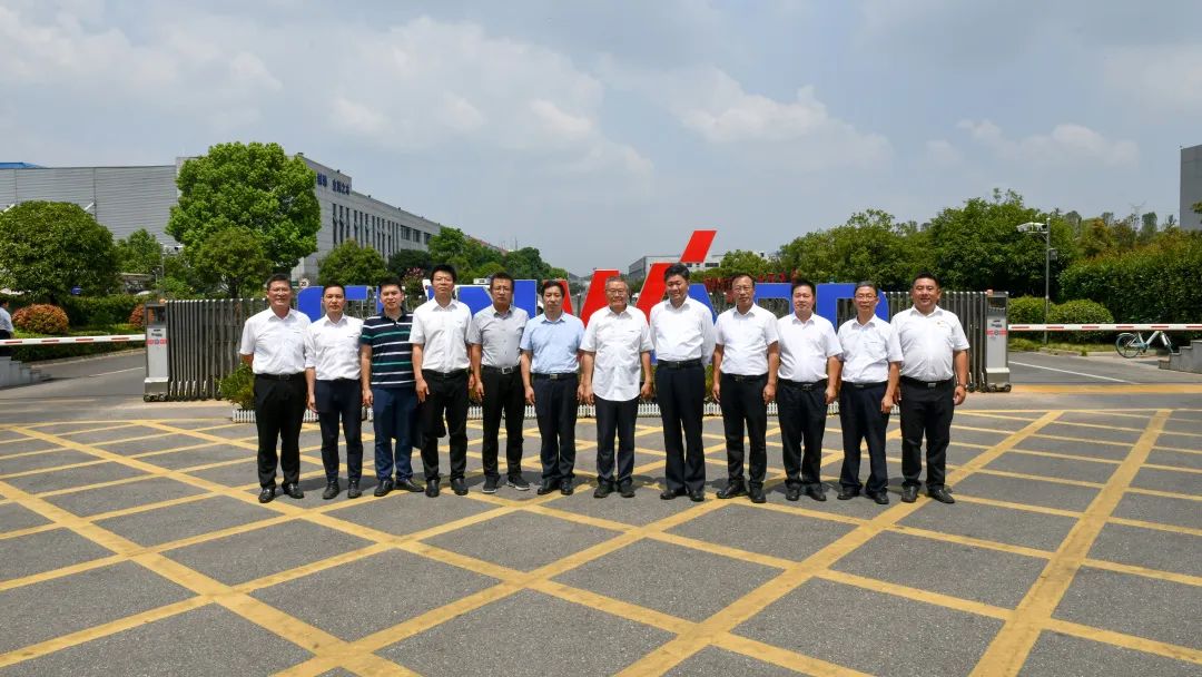 国家应急治理部郭治武局长一行考察永利集团官网智能无人化应抢救援装备