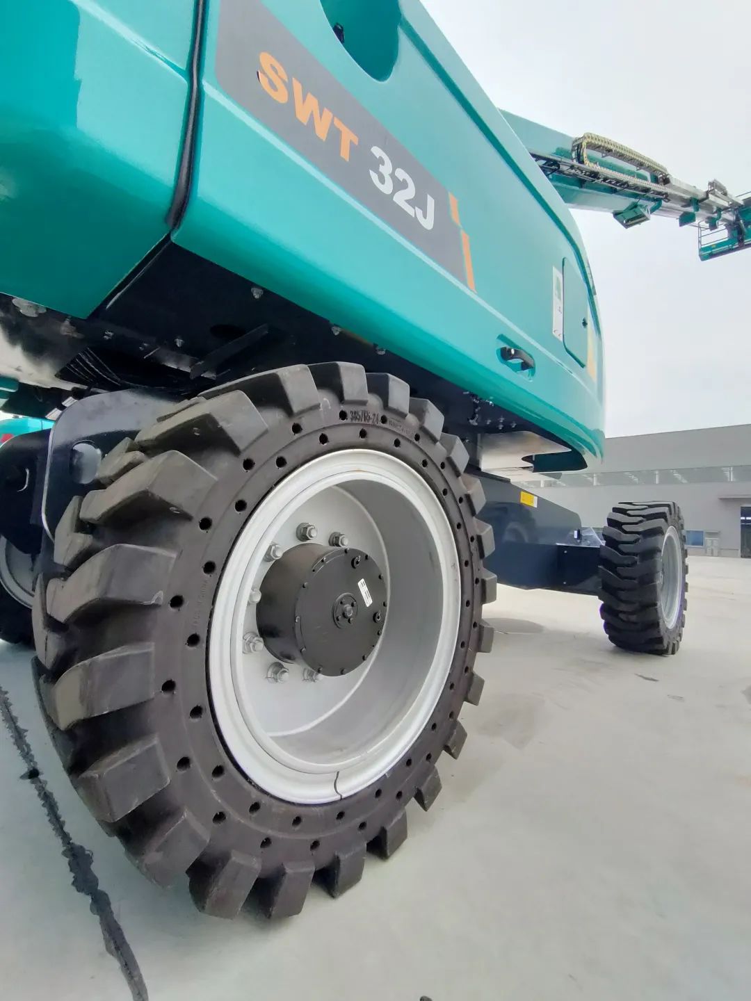 无需扩桥！永利集团官网智能国四款32米直臂式高空作业平台乐成下线