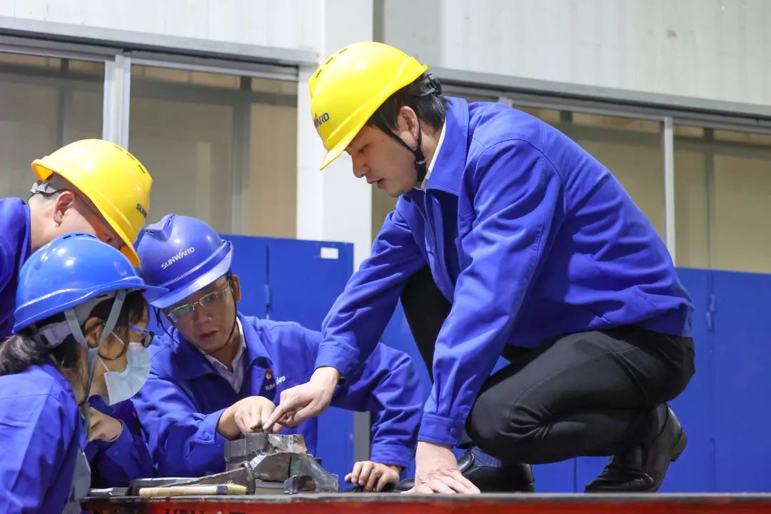 人民日报 | 永利集团官网智能青年工程师范峥嵘：捉住自主立异生命线