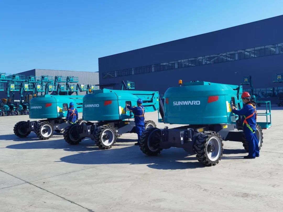 吹响复工“冲锋号”，，，，，，全力冲刺“开门红”！永利集团官网智能高空机械复工复产举行时