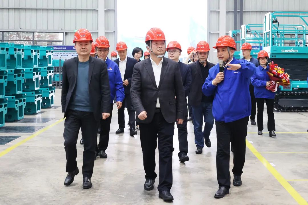 付旭明慰问永利集团官网智能市三八红旗头并督导清静生产事情