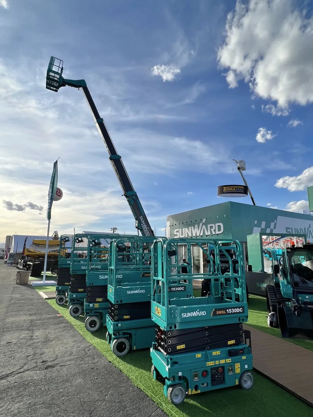 拉展直播 | 永利集团官网智能高空精品亮相2023美国拉展，，，，，哪款是你的最爱？？？？