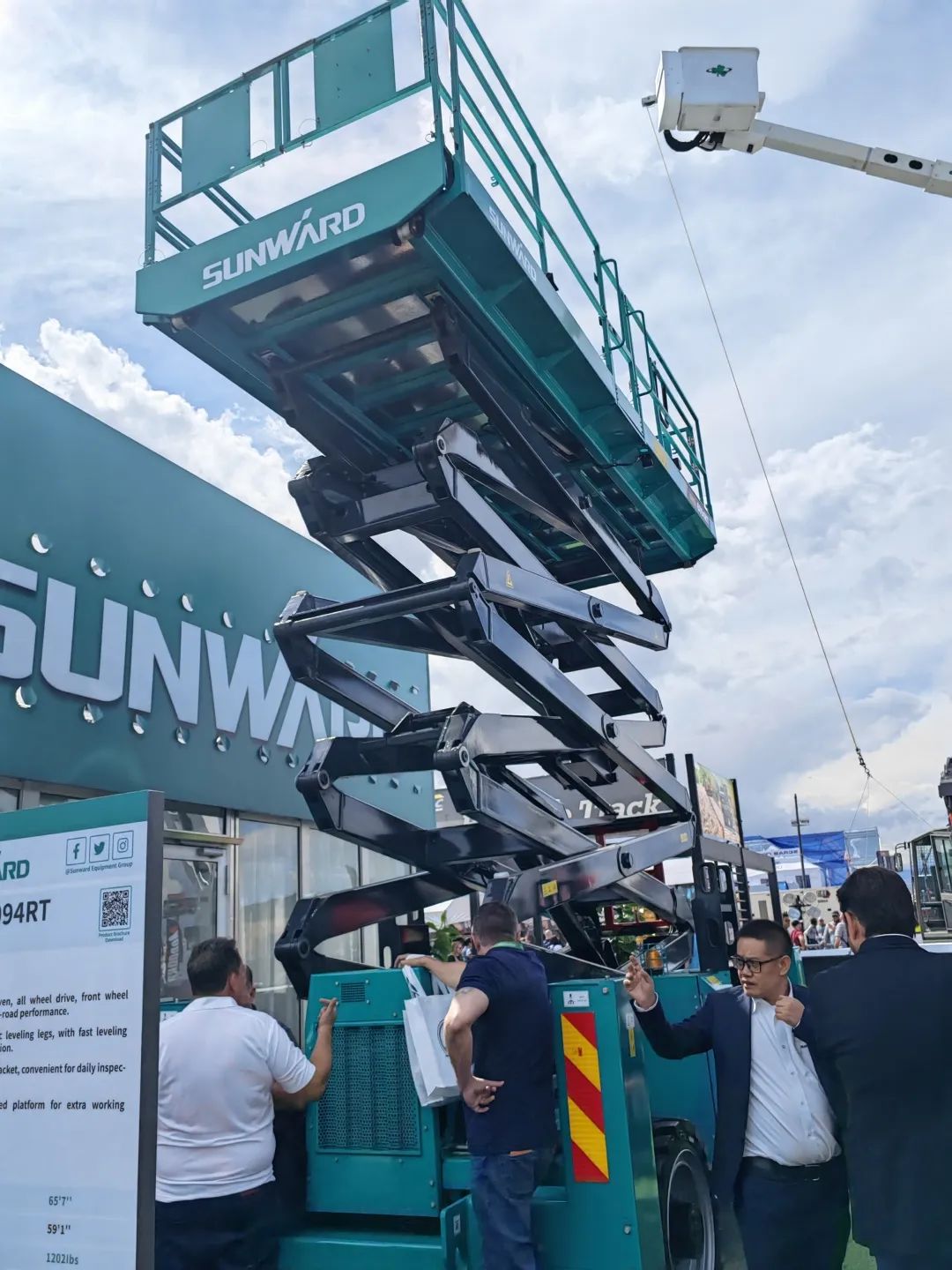 拉展直播 | 永利集团官网智能高空精品亮相2023美国拉展，，，，，哪款是你的最爱？？？？