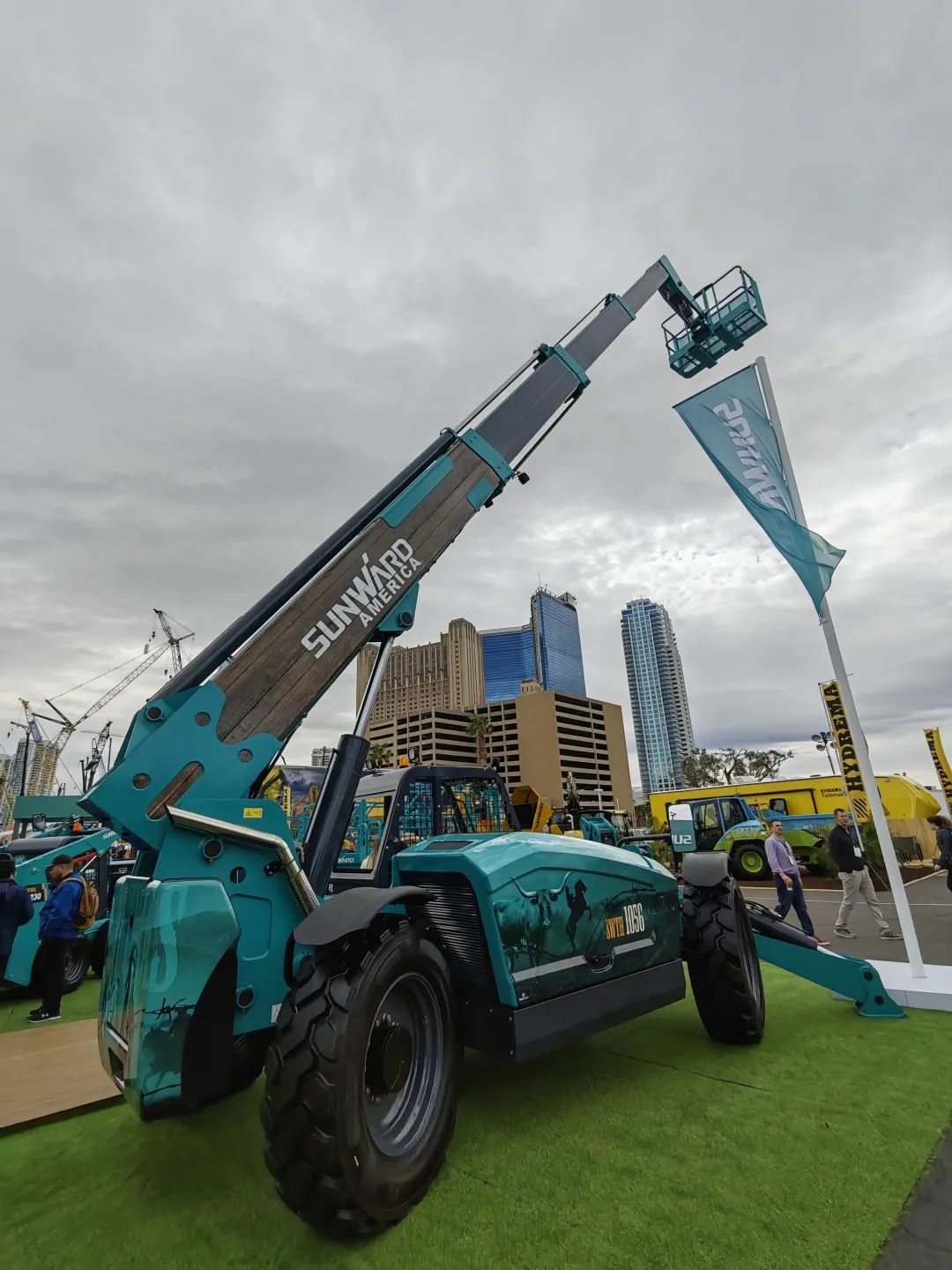 拉展直播 | 永利集团官网智能高空精品亮相2023美国拉展，，，，，哪款是你的最爱？？？？