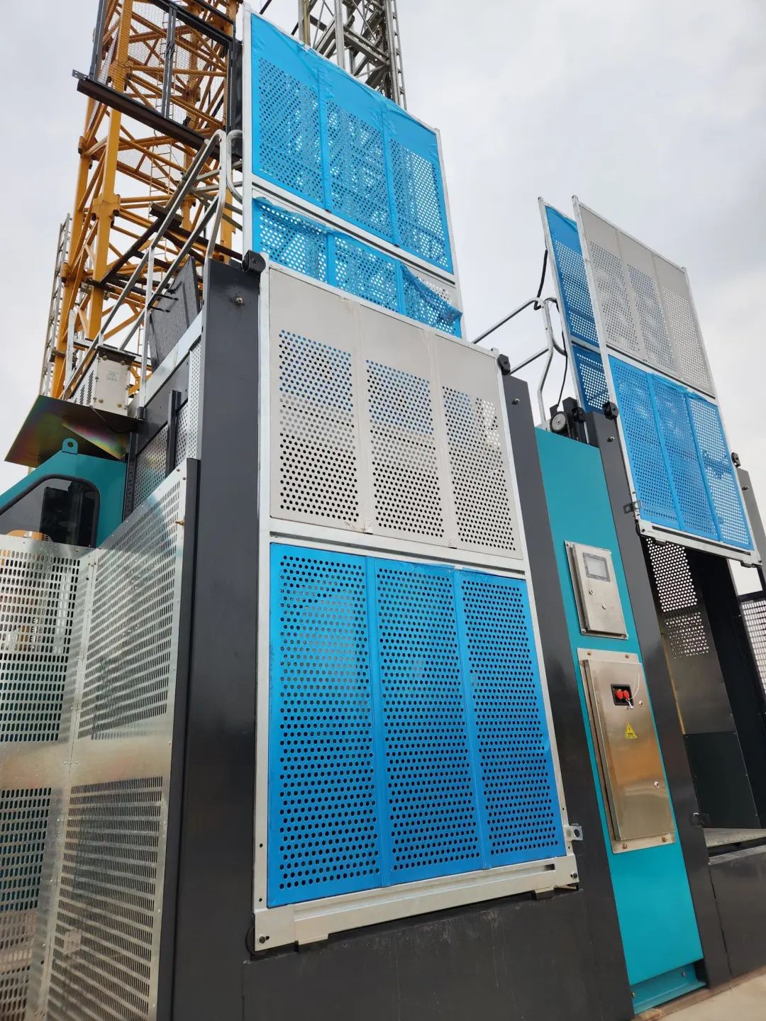 科技显能、再添新品！永利集团官网江麓智能施工升降机乐成下线