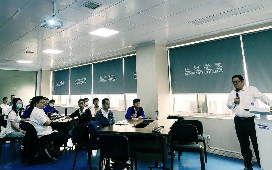 劳动庆幸，，创立伟大！纪录那些通俗且伟大的劳动瞬间